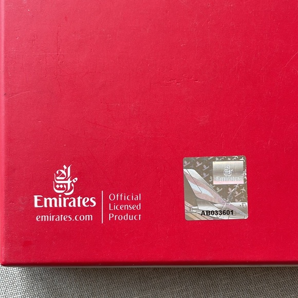 Emirates box - Picture 11 of 12